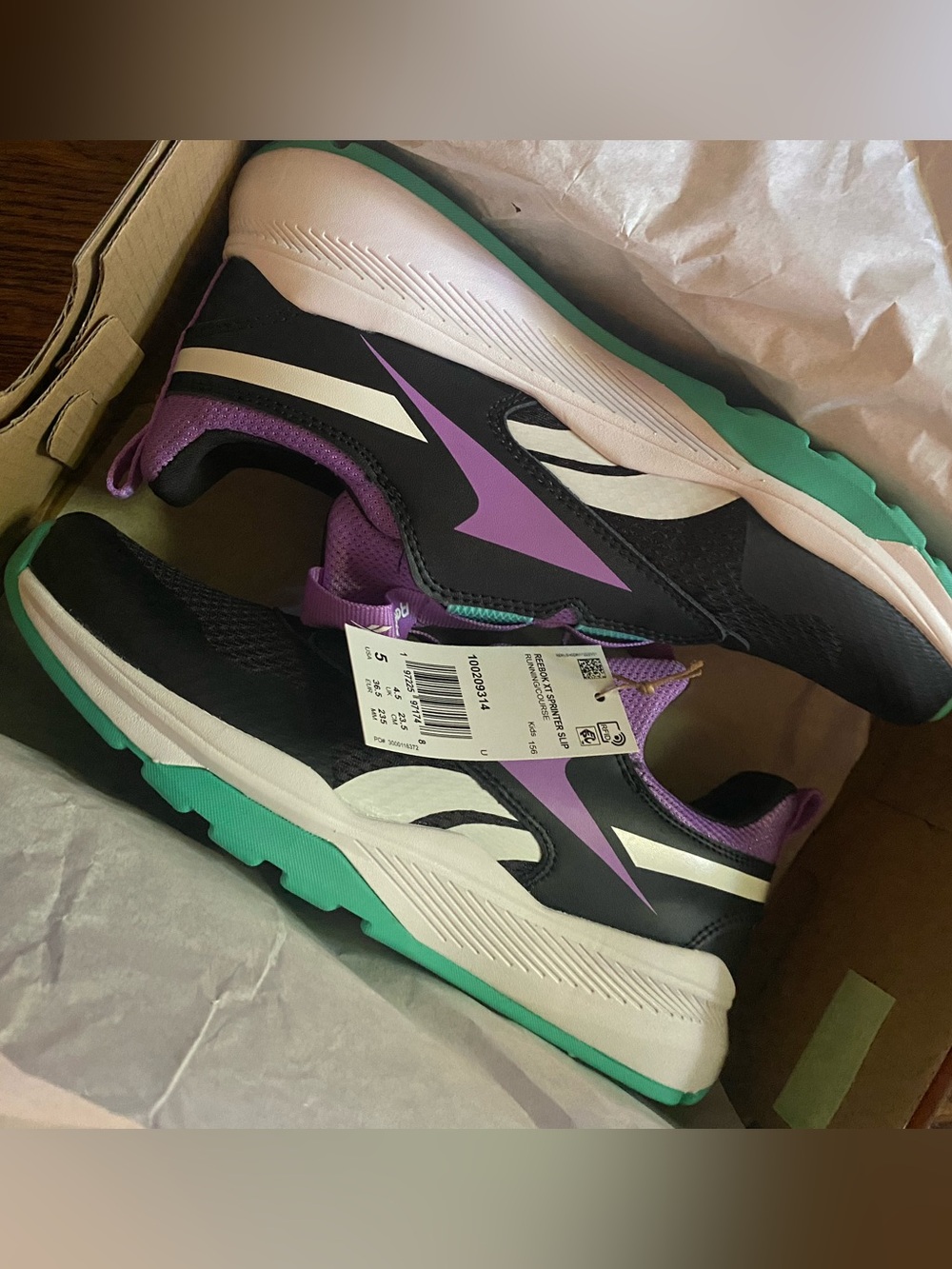 Girls NEW Reebok XT Sprinter Slip Running Tennis Shoes Size 5 Kids Sneakers